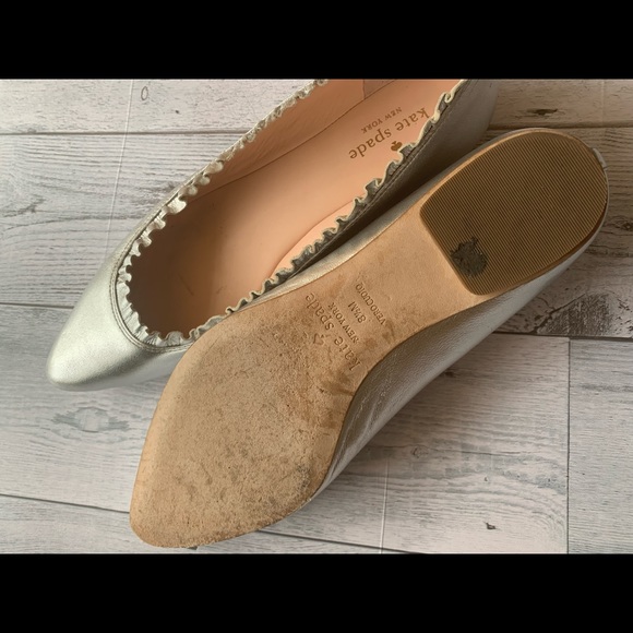 {⭐️HOST PICK 6.22 ⭐️KATE SPADE NEW YORK} Nicole Skimmers Silver - Picture 6 of 7